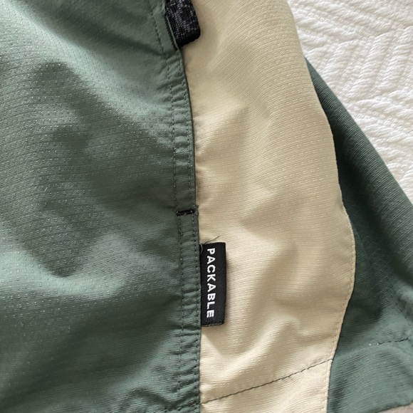 Mens packable Columbia Jacket - Picture 3 of 11